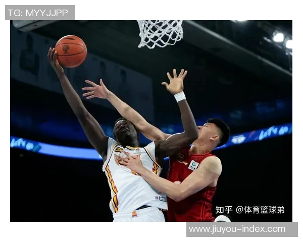 姚明小套路揭秘：如何在篮球场上巧妙运用心理战术提升比赛胜率