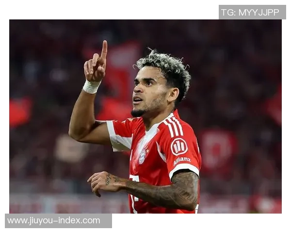 中超赛场惊现冷门拜仁狂胜尤文图斯上演帽子戏法引发全场沸腾 中超赛场惊现冷门拜仁狂胜尤文图斯上演帽子戏法引发全场沸腾