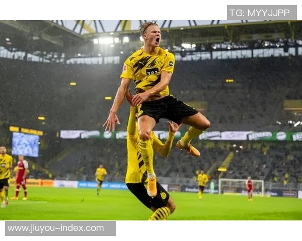 德甲焦点战尤文图斯与AC米兰激战成平争议判罚引发全场热议