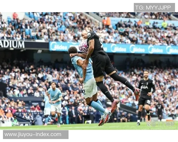 西甲经典对决曼城逆转热刺乌龙球成比赛转折点引发热议